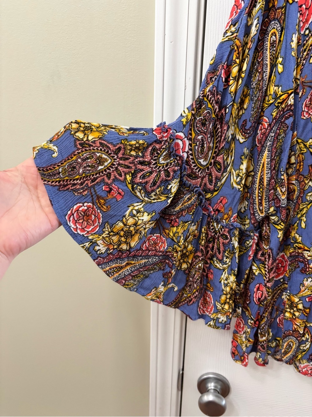 Cato Women’s Plus Size 18/20 Paisley Floral Bell Sleeve Blouse Top Blue Multi - Picture 4 of 8
